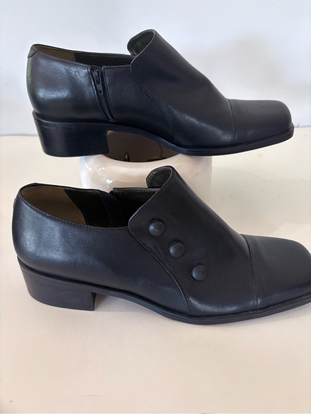 VINTAGE DANELLE Black Leather Loafers 8 Side Zip Button Accent NWOT! Square Toe
